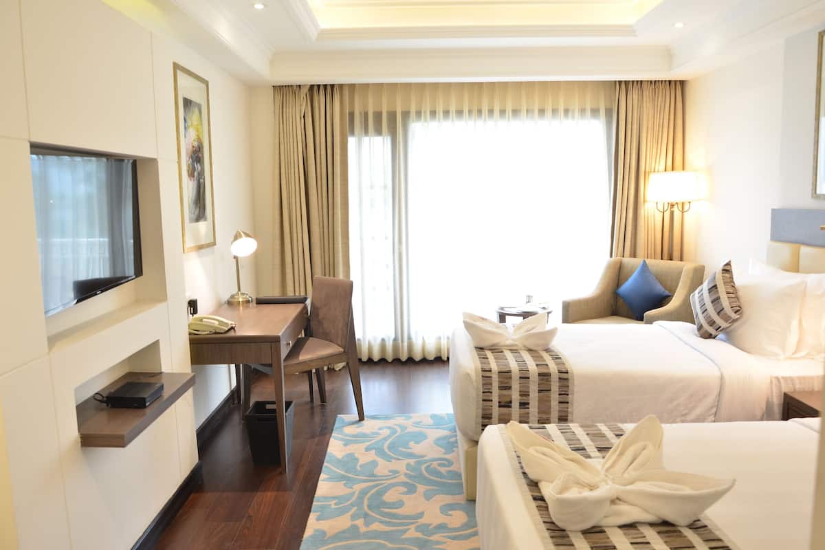 Minibar, in-room safe, soundproofing, iron/ironing board