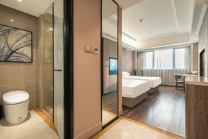 Superior Room, 2 Twin Beds | Desk, laptop workspace, blackout drapes, iron/ironing board - Mercure Hangzhou Linping Hotel (Hangzhou)