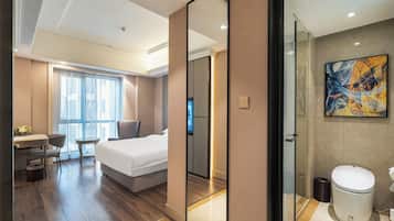 Quarto standard, 1 cama King | Frigobar, cofres nos quartos, escrivaninha