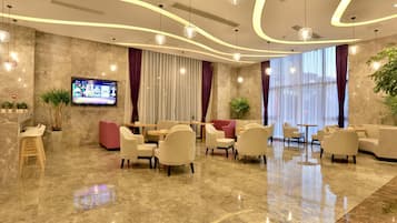 2 restaurants, breakfast, lunch, dinner served; international cuisine