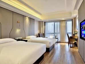 Phòng Superior, 2 giường đơn | Minibar, két bảo mật tại phòng, bàn 