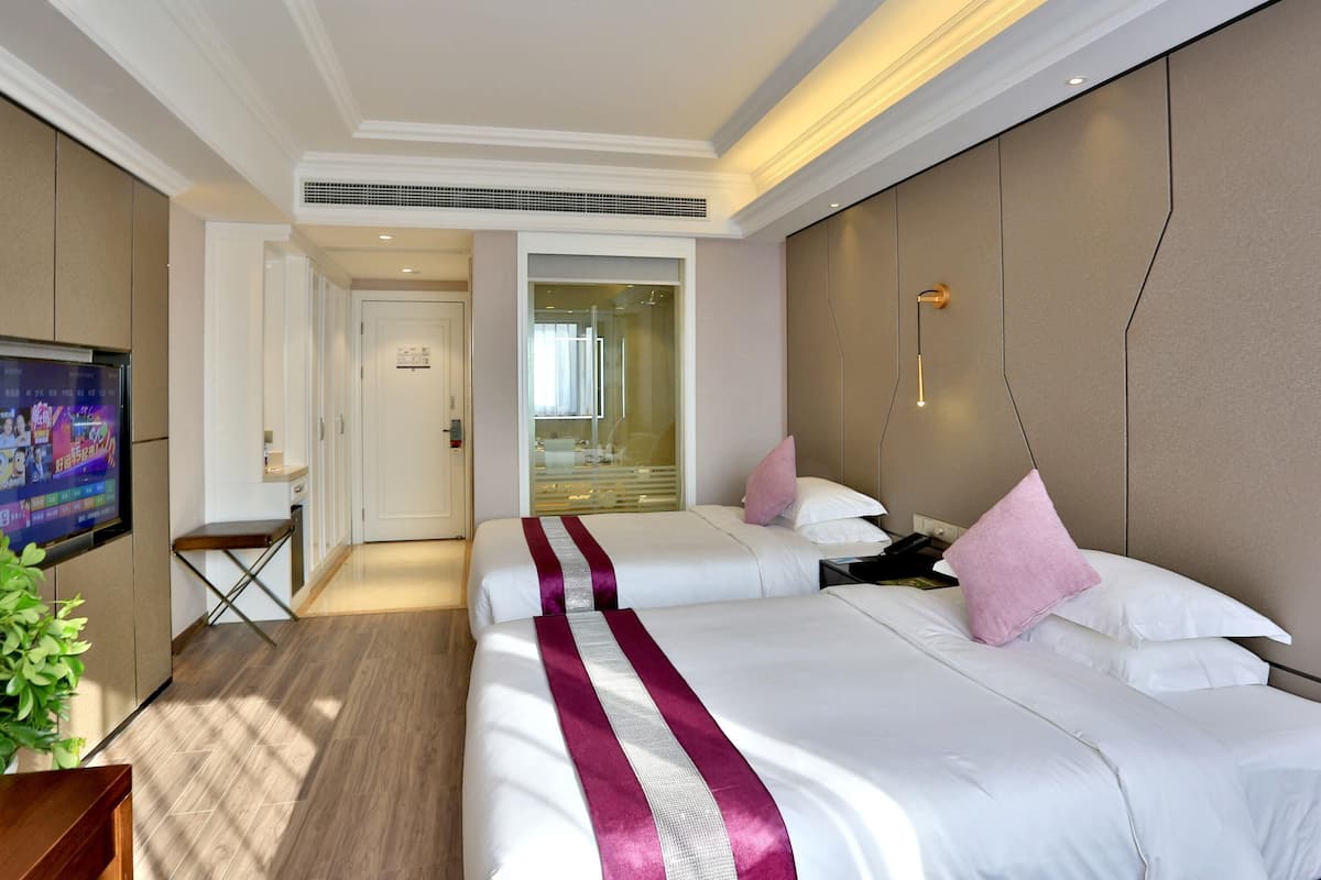 Phòng Deluxe, 2 giường đơn | Minibar, két bảo mật tại phòng, bàn