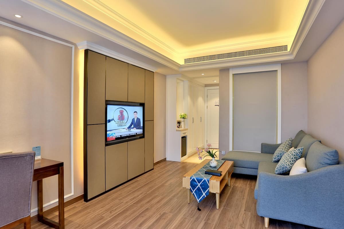 Deluxe Suite, 1 King Bed