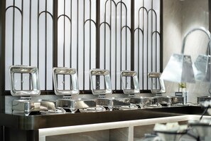 2 restaurants; breakfast, lunch, and dinner served - Mercure Hangzhou Linping Hotel (Hangzhou)