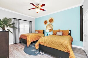 3 slaapkamers, een strijkplank/strijkijzer, wifi, beddengoed