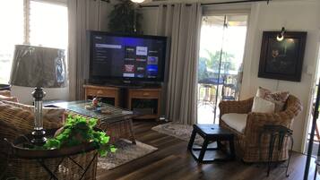 Smart-TV, DVD-Player, BĂŒcher