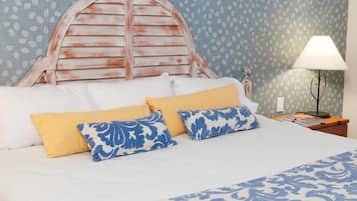 2 bedrooms, in-room safe, iron/ironing board, free WiFi