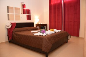 2 bedrooms, iron/ironing board, travel crib, free WiFi