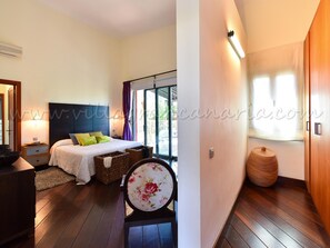 3 chambres, fer et planche Ă repasser, Wi-Fi, draps fournis