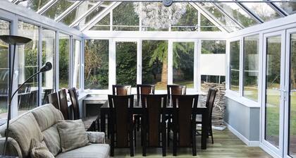 New Forest house with large garden, near sea. Perfect for families with children