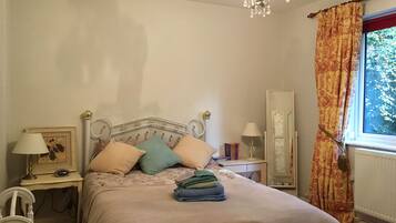 6 dormitorios, tabla de planchar con plancha, cuna de viaje y wifi