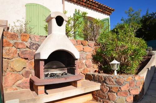 Villa: Mandelieu LaNapoule, Climatisation, Piscine Privée, Mer, Vues Estérel, 