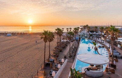 "ALL NATURE"- Private Oasis.15km to airport. 25 km to Valencia. Sleeps 14+3