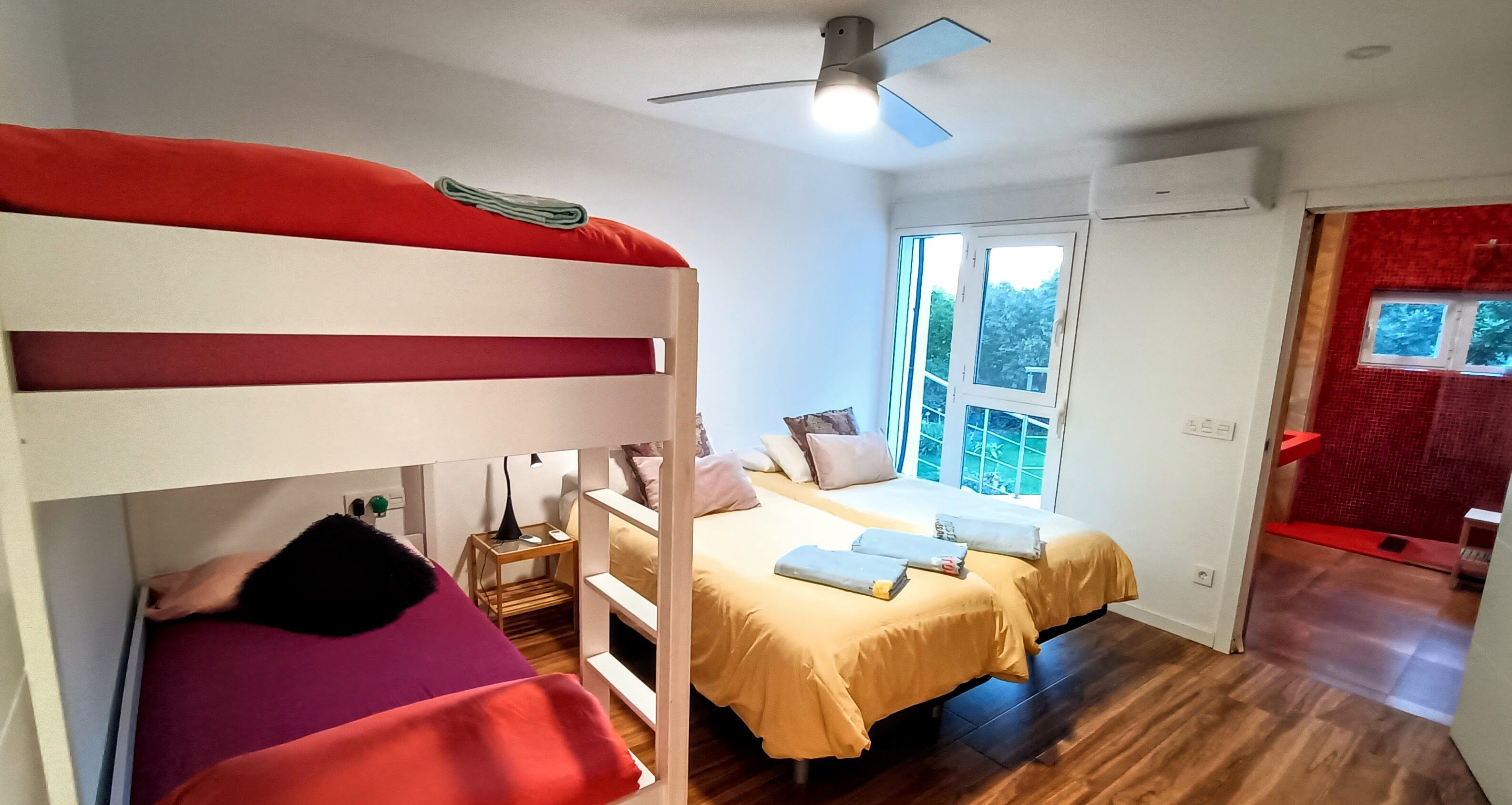 5 bedrooms, desk, iron/ironing board, free WiFi