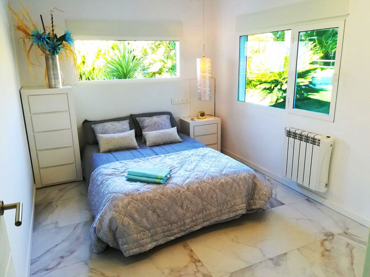 5 Schlafzimmer, Schreibtisch, Bügeleisen/Bügelbrett, kostenloses WLAN