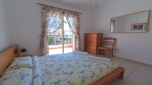 2 chambres, fer et planche à repasser, lit parapluie, Wi-Fi