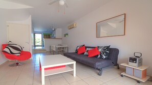 Télévision, lecteur de DVD, chaîne hi-fi