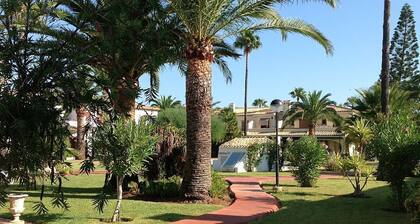 Maison avec Piscine proche Plage, grand Jardin, magnifique, famille