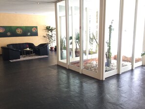 Interior - 2-room, internet, 3 beds, mountain view and garage (Bad Reichenhall)