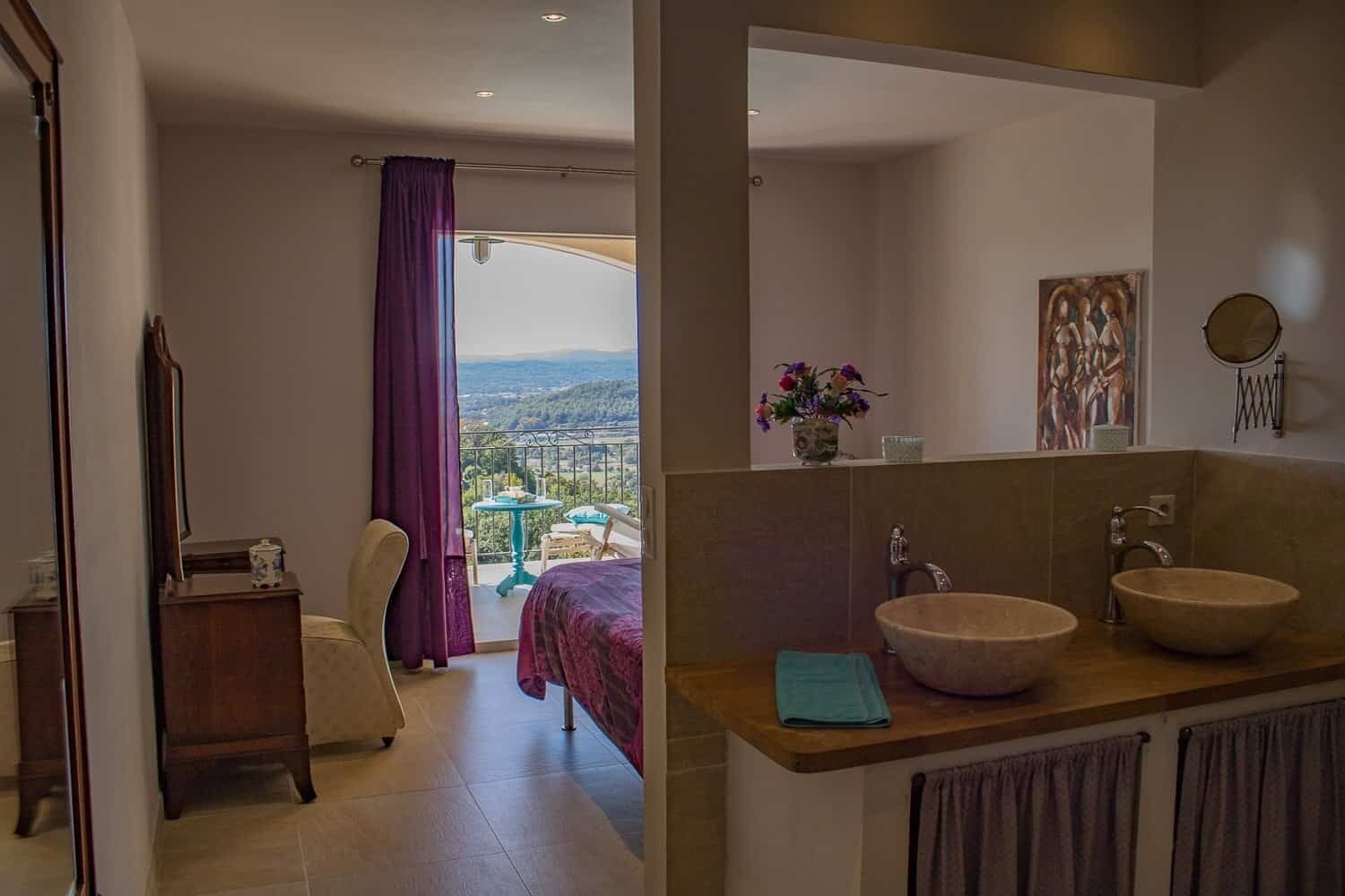 3 chambres, bureau, Wi-Fi, draps fournis