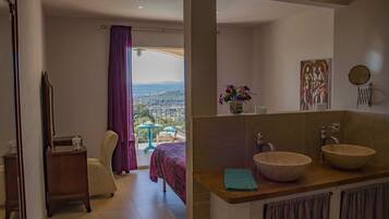 3 chambres, bureau, Wi-Fi, draps fournis