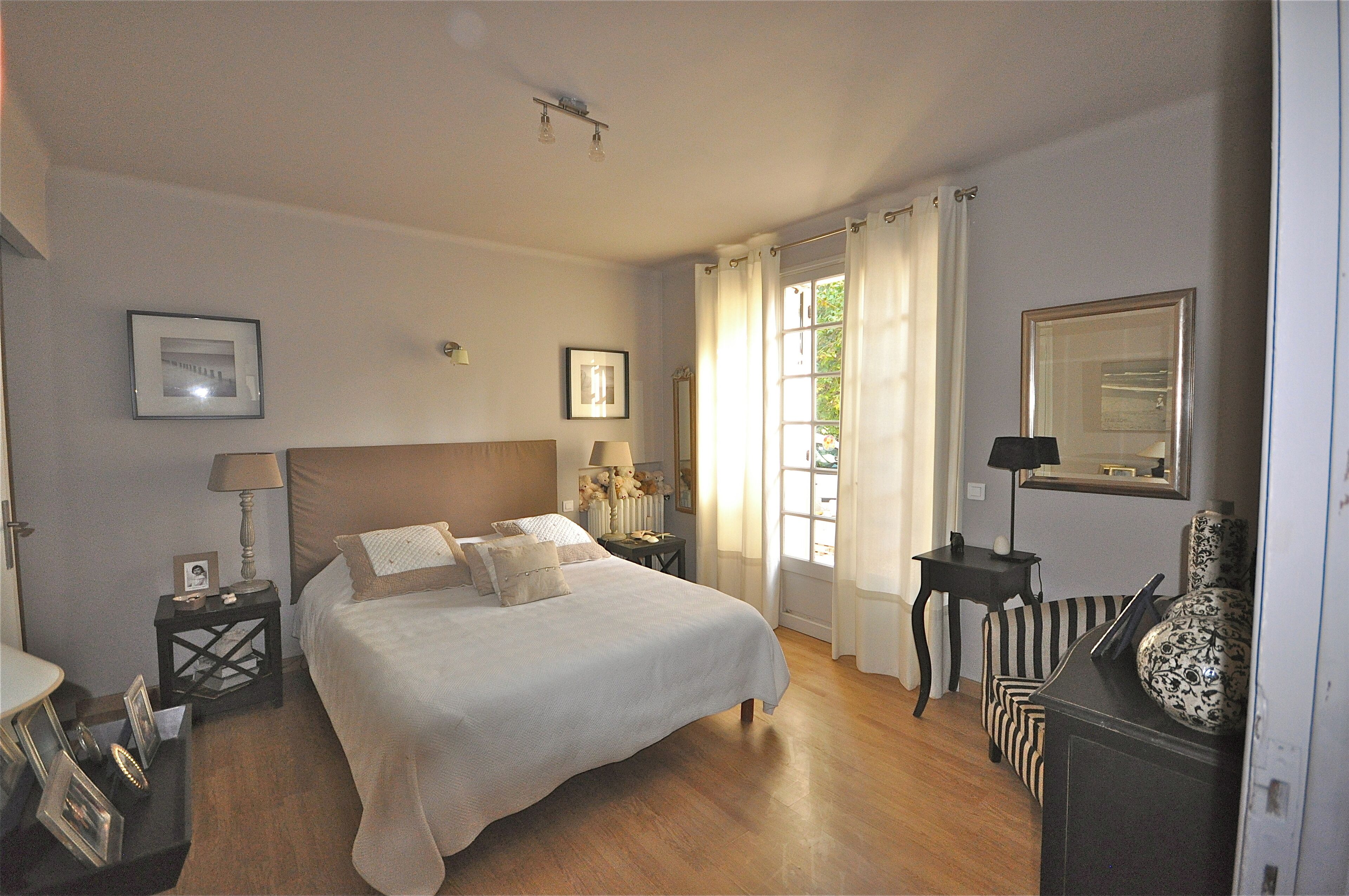 3 chambres, fer et planche à repasser, lit parapluie, Wi-Fi gratuit