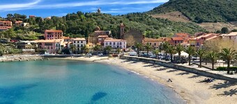 Collioure T3 3* Les pieds dans l'eau Sea view Access to coves WIFI Garage