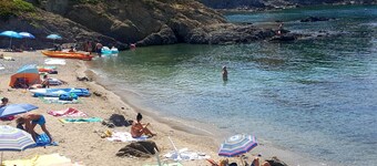 Collioure T3 3* Les pieds dans l'eau Vue mer AccĂšs aux criques WIFI Garage