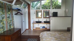 4 多间卧室、熨斗/熨衣板、WiFi、床单