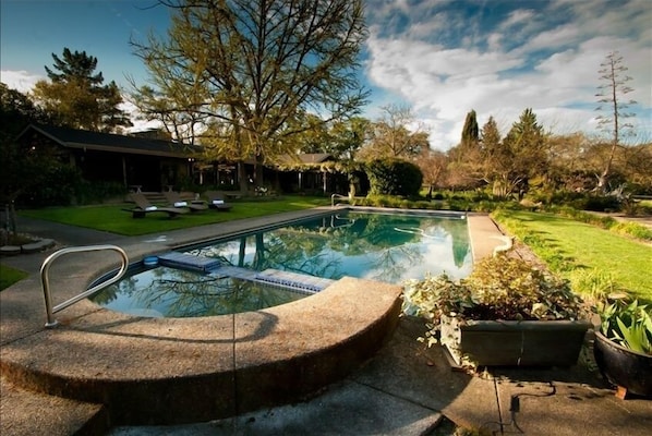 Outdoor pool, a heated pool