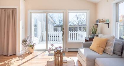 Warm Escape, Wood Stove, HotTub, Pets, <1 Hr NYC