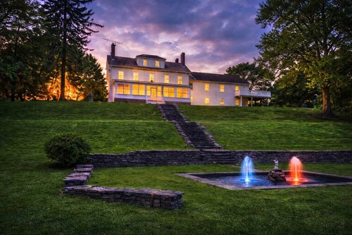 Warm Escape, Wood Stove, HotTub, Pets, <1 Hr NYC