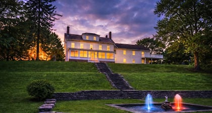 Warm Escape, Wood Stove, HotTub, Pets, <1 Hr NYC