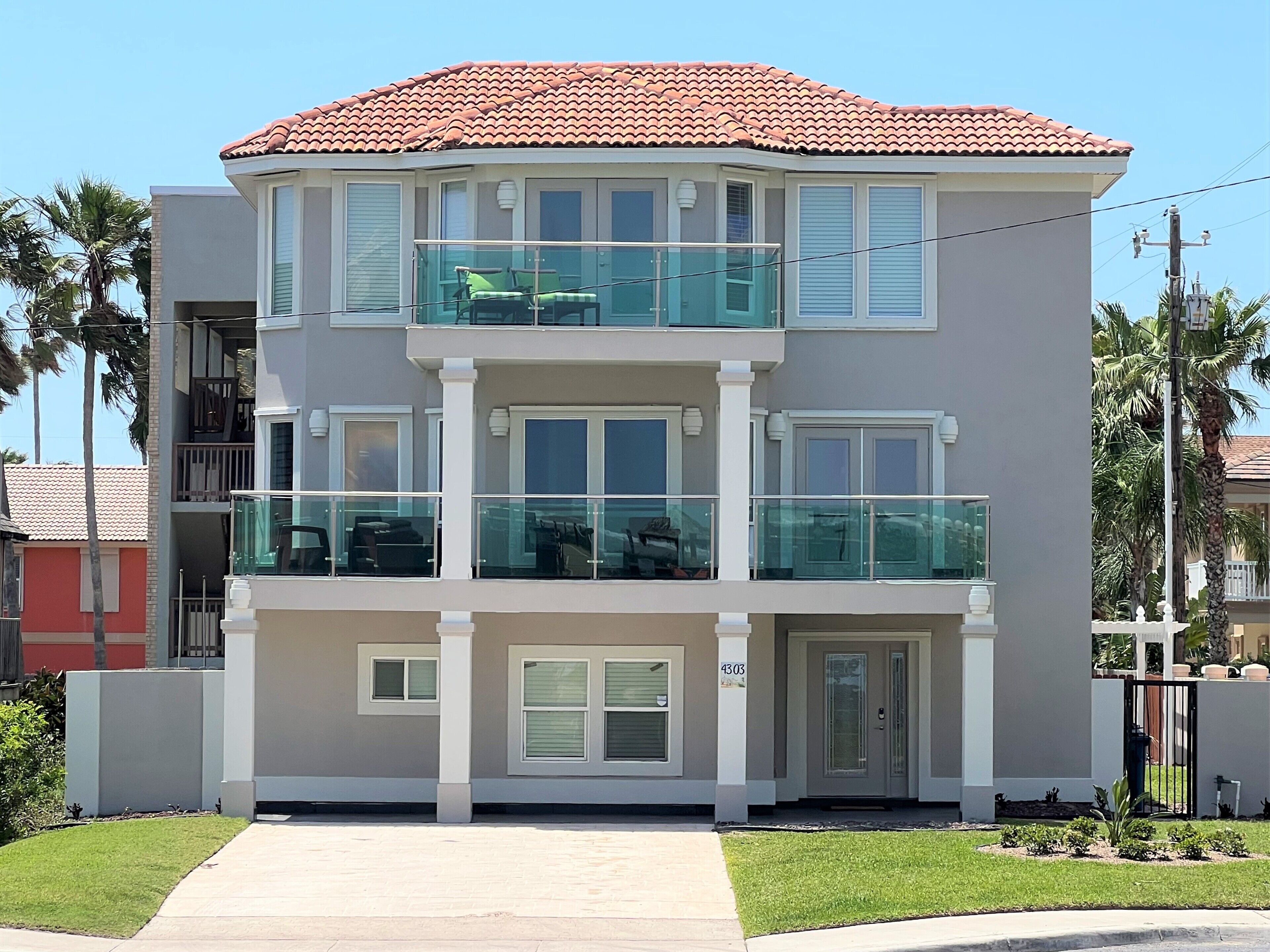 GREAT FOR FAM REUNION. 100FT TO BEACH, BEACHVIEW, BILLIARD, JACUZZI ,HEATED POOL