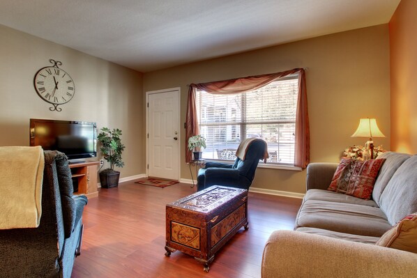 TV, fireplace, DVD player, video library