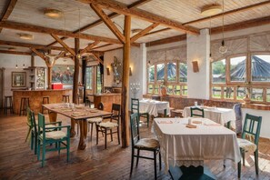 Breakfast, lunch and dinner served - Homoki Lodge (Ruzsa)