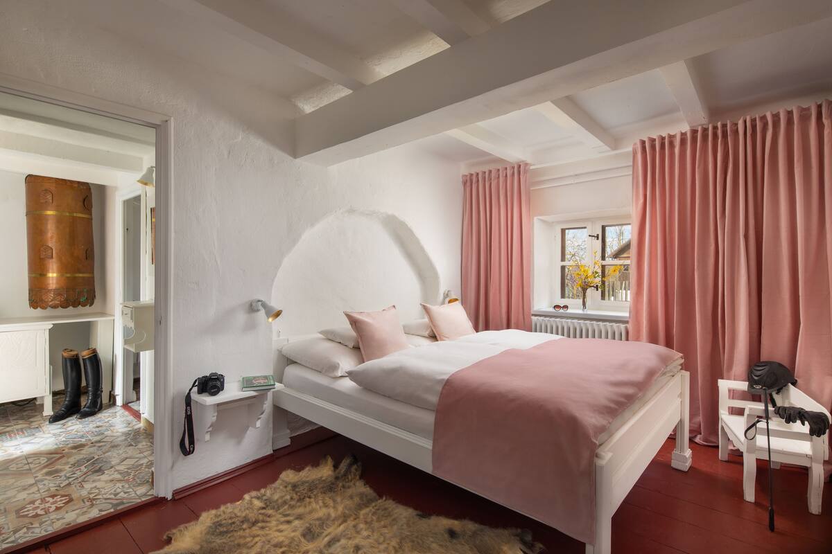 Cozy Double Room | Minibar, in-room safe, desk, WiFi (free)