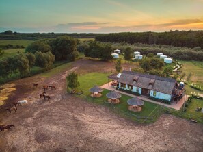 Breakfast, lunch, dinner served; garden views  - Homoki Lodge (Ruzsa)