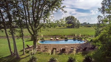 Pool waterfall