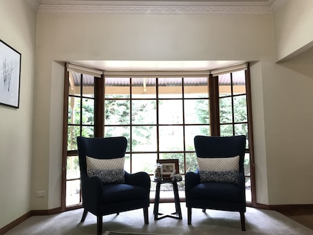 Flachbildfernseher, Kamin, DVD-Player