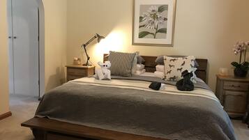 3 habitaciones, escritorio, tabla de planchar con plancha y wifi gratis