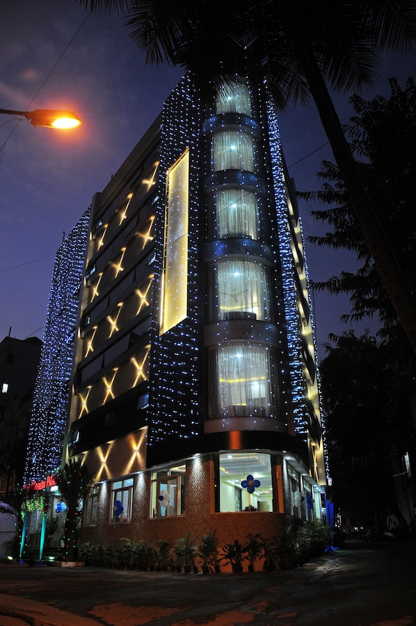 Front of property – evening/night