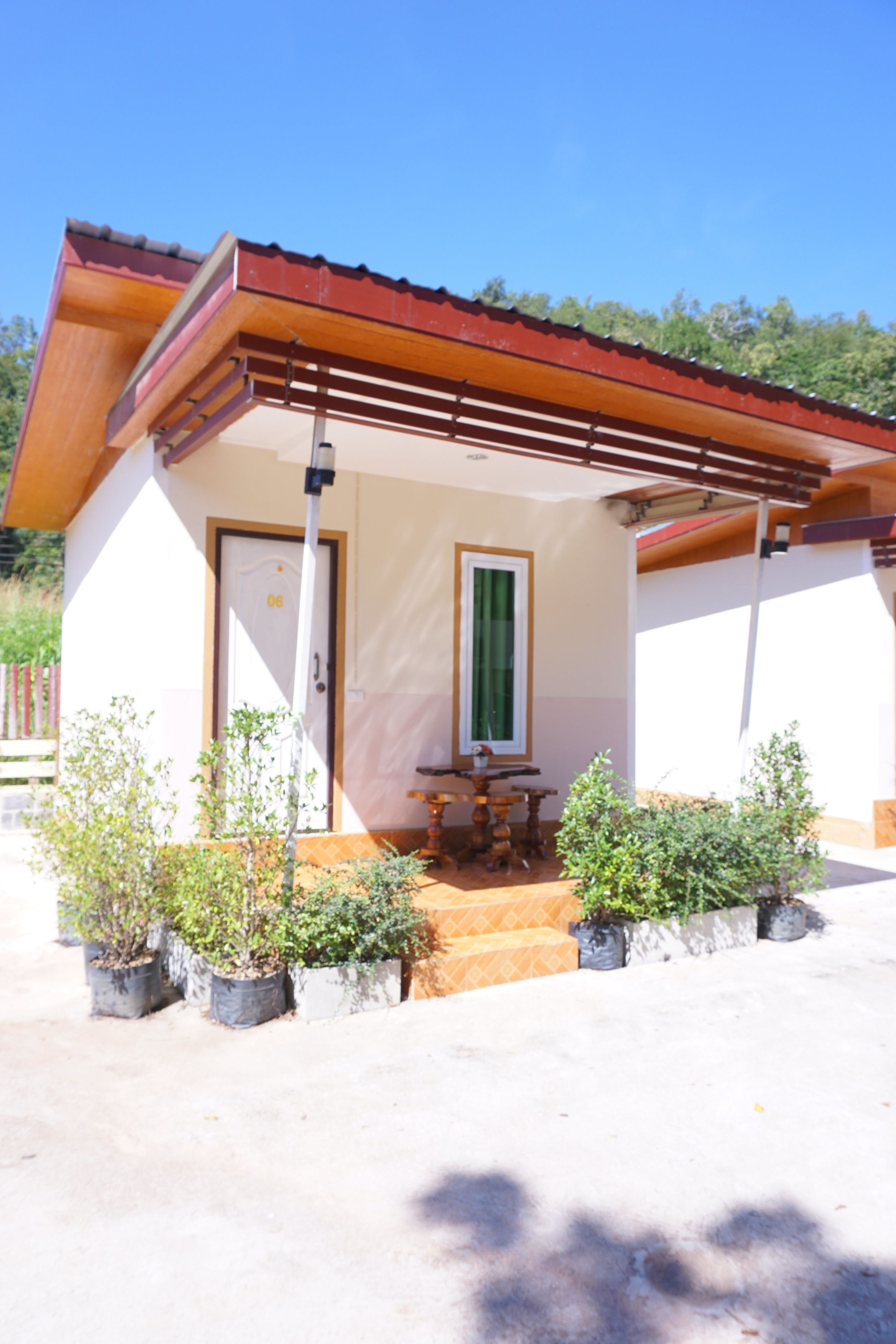 Family Room | Desk, free WiFi