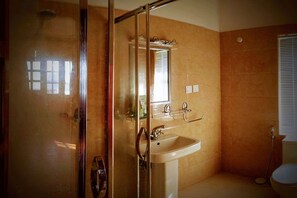 Deluxe Double Room, 1 Double Bed, Bathtub | Bathroom | Shower, free toiletries, towels - Tokha Holiday Home (Tohka)