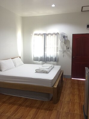 Standard Room | Free WiFi - Baan Plernphat 2 (Chiang Khan)