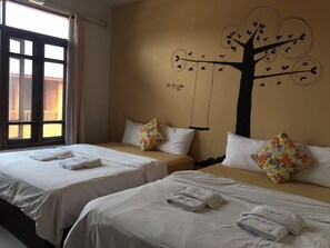 Family Room 4 Persons | Desk, free WiFi - Norn Nab Dao Rimkhong (Chiang Khan)
