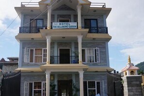 Mặt tiền nơi lưu trú
