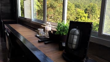 Superior Room, Mountain View | Room amenity