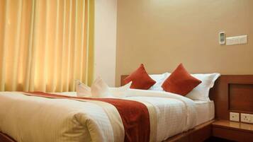 Deluxe Apartment, 2 Bedrooms, Kitchen, Garden Area | 2 bedrooms, in-room safe, desk, soundproofing