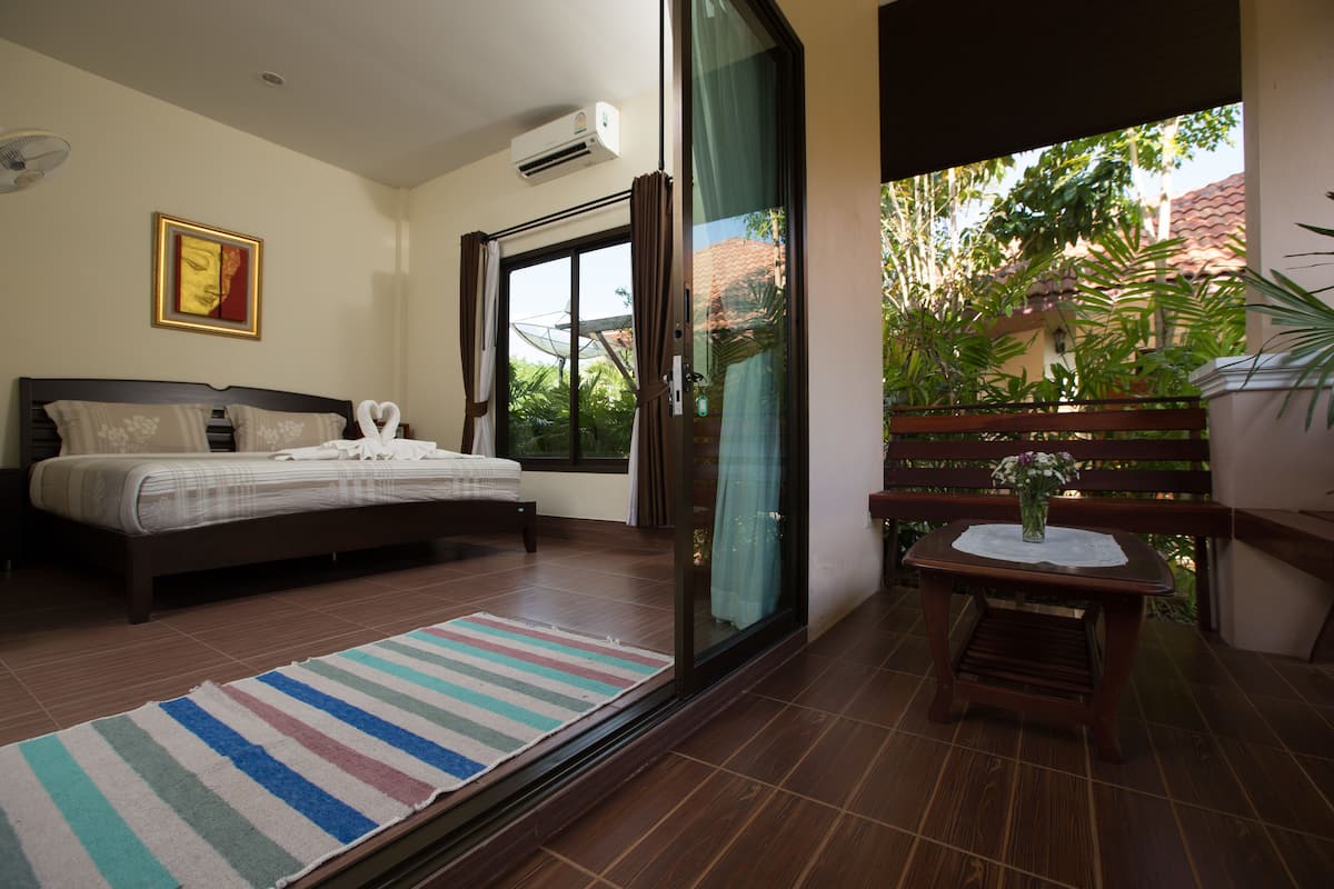 Honeymoon Apartment